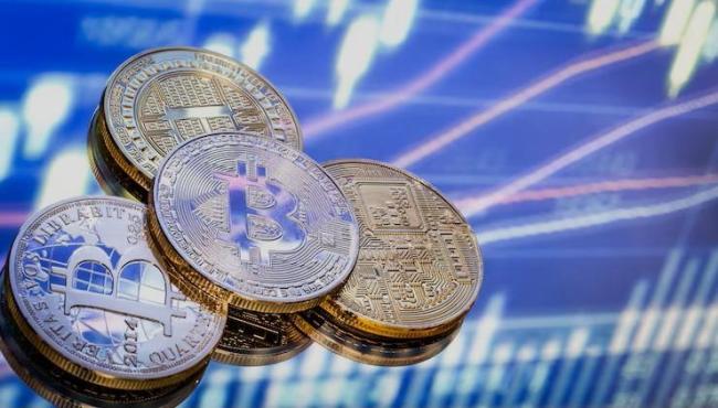 Site oferece criptomoedas por posts de apoio a Flávio Bolsonaro