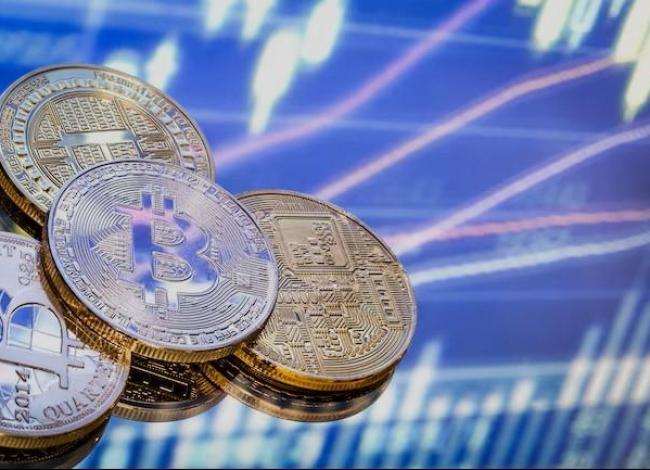 Site oferece criptomoedas por posts de apoio a Flávio Bolsonaro
