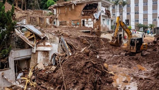 Sobe para 72 o número de mortos nas chuvas em Minas Gerais