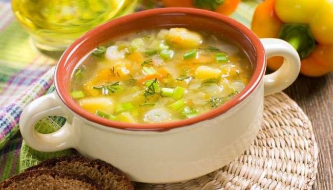 Sopa de legumes receita nutritiva e completa para o frio