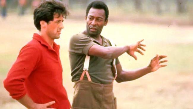 Stallone conta que teve o dedo quebrado por Pelé em gravação de filme