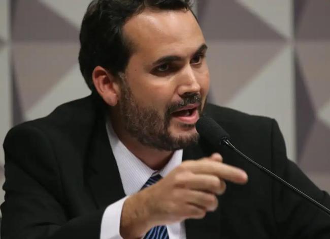 Subsídio de R$ 0,35 ao diesel não será retomado, diz ministro