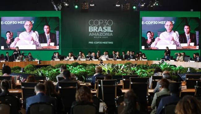 Subsídio para energia limpa precisa superar o de fósseis, diz Marina