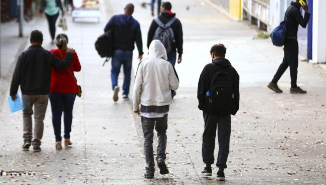 Sul e Sudeste começam semana com frio