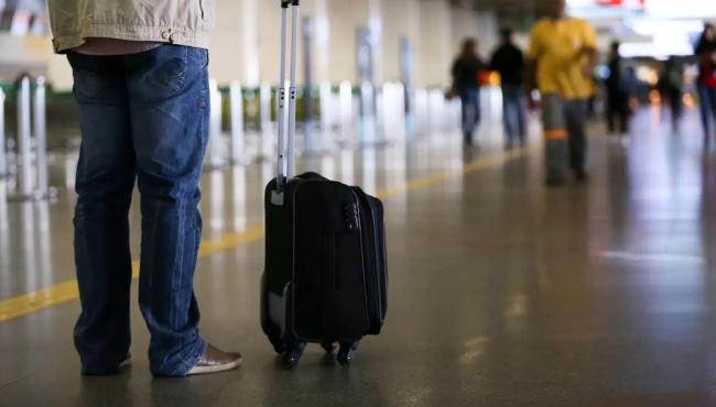 Suspensão de novos vistos de imigração para os EUA começa nesta quarta-feira (21)