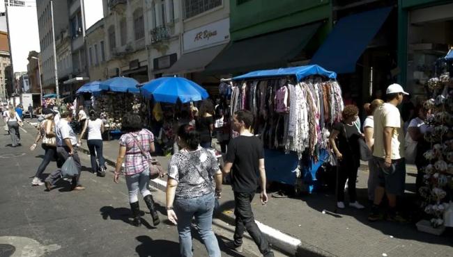 Taxa de informalidade cai no mercado de trabalho, mostra IBGE