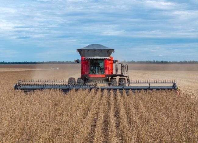 Tecnologia a serviço do solo: como máquinas inteligentes contribuem para a agricultura regenerativa