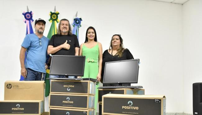 Tecnologia na educação municipal de São Mateus: unidades escolares receberão mais computadores