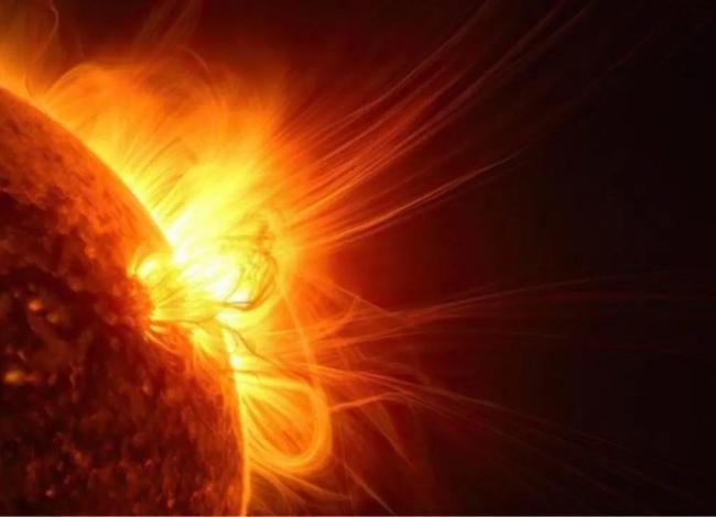 Tempestade solar atinge a Terra com força acima do previsto e coloca redes elétricas, satélites e comunicações em alerta