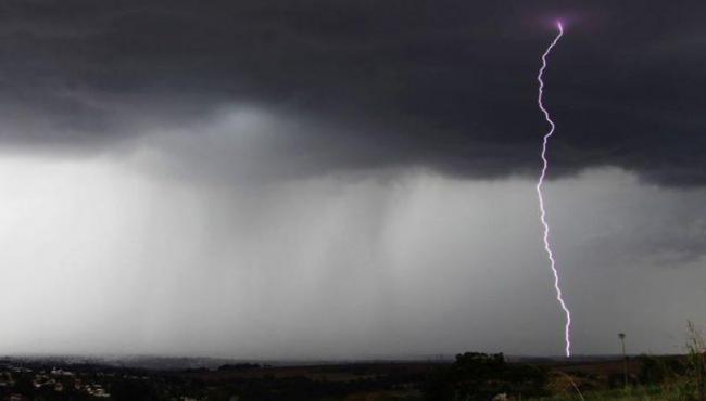 Tempo vai mudar no ES e final de semana será de temporal; veja previsão