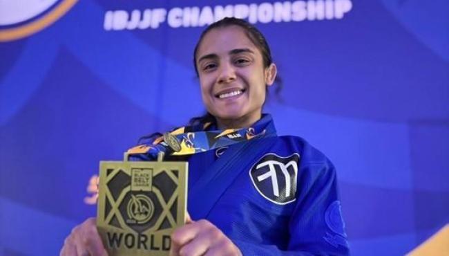 Thaís Loureiro é medalha de bronze no Campeonato Mundial de Jiu-Jitsu