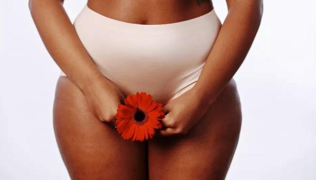 Toda vagina tem cheiro? Quando devemos nos preocupar com o odor de peixe podre