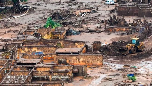 Tragédia de Mariana: ES e MG pedem indenização de R$ 100 bilhões a mineradoras