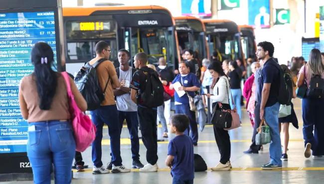 Transporte e insegurança fazem 40% das mulheres desistirem de emprego