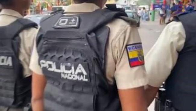 Três crianças e um bebê de cinco meses são assassinados a tiros dentro de casa