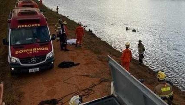 Três crianças morrem afogadas após carro cair em lagoa