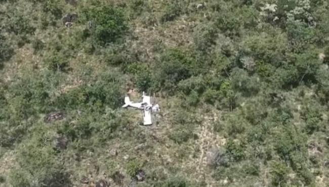 Três pessoas morrem após queda de avião em área de vegetação na Bahia