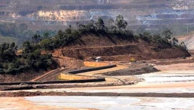 Tribunal londrino reabre processo de US$ 6,9 bilhões contra BHP por desastre de Mariana