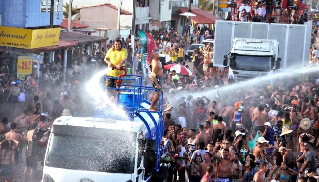Turistas elogiam Carnaval de Guriri, em São Mateus, e comerciantes comemoram sucesso