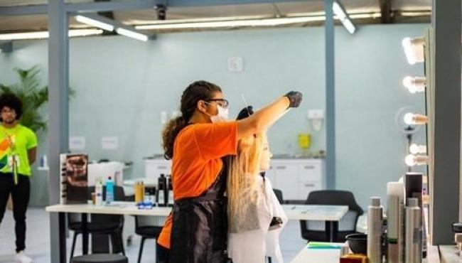 Últimos dias de inscrições para cursos profissionalizantes gratuitos no ES