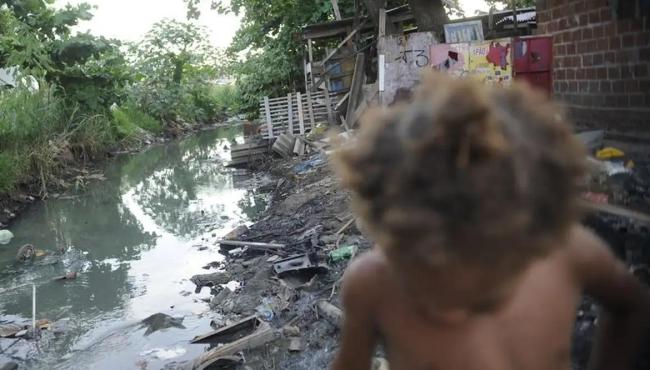 Unicef: mais de 400 milhões de criança vivem em privação severa