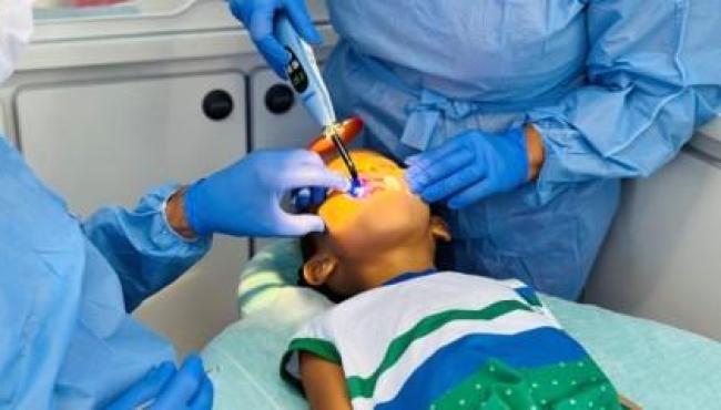Unidade odontológica móvel leva atendimento gratuito às escolas municipais de São Mateus, no ES