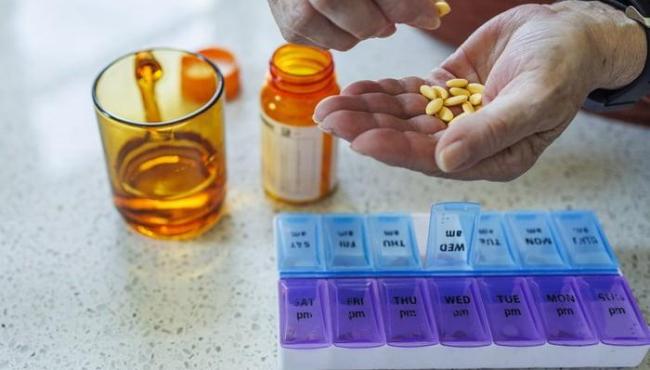 Uso indiscriminado de suplementos acende alerta entre especialistas