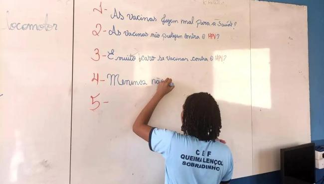 Vacina do HPV avança no público-alvo, mas precisa resgatar mais velhos