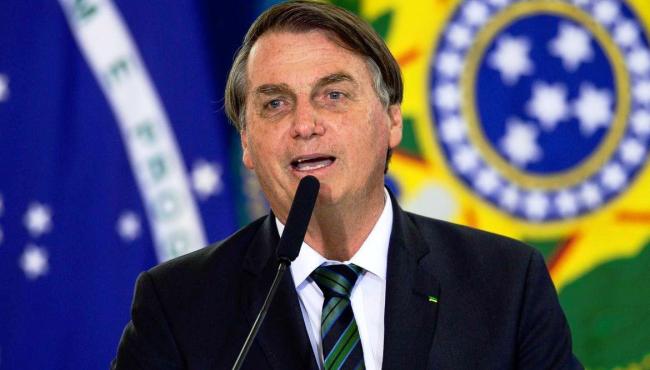 Vacina tem impacto que precisa ser bem esclarecido, diz Bolsonaro