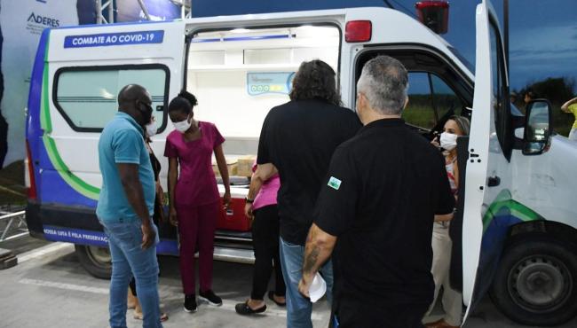 Vacinação contra Covid e gripe segue nos bairros Boa Vista, Vitória e São Pedro, em São Mateus, ES, nesta terça-feira (25)