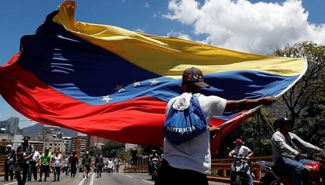 Venezuelanos vão às urnas neste domingo sob tensão e olhar da comunidade internacional