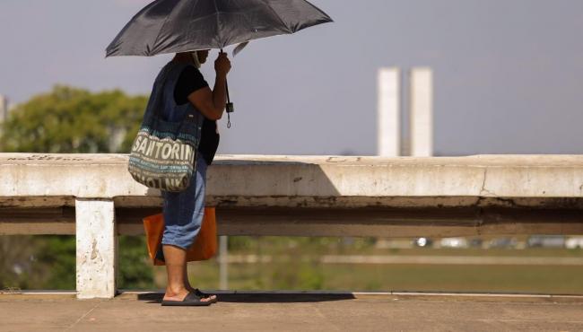 Verão 2024 começa nesta sexta: Seca, calor e chuvas serão intensos