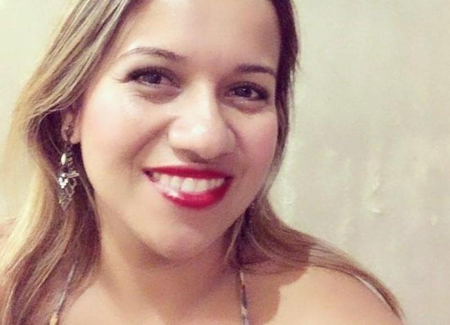 Vereadora Camila celebra sanção de lei que garante vacinação domiciliar para pessoas com TEA, em Conceição da Barra, ES