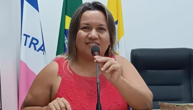 Vereadora Camila comemora aprovação de projeto que eterniza o nome de Nerzy Dalla Bernardina em atracadouro histórico de Conceição da Barra, ES