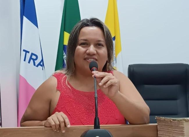 Vereadora Camila comemora aprovação de projeto que eterniza o nome de Nerzy Dalla Bernardina em atracadouro histórico de Conceição da Barra, ES