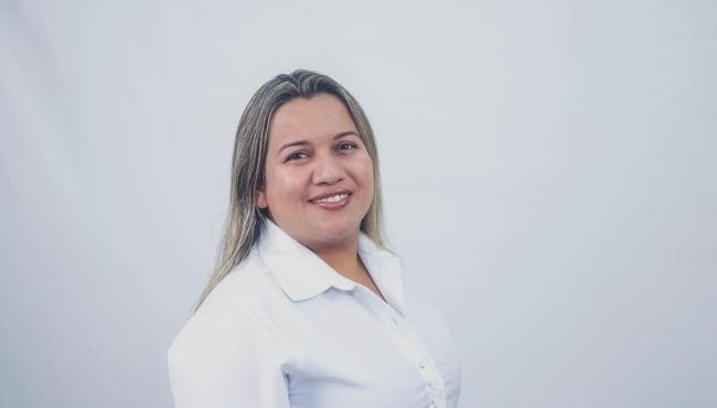 Vereadora Camila agradece ao prefeito Erivan Tavares pela implantação do parquinho infantil no bairro Novo Horizonte, em Conceição da Barra, ES