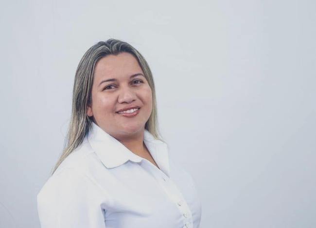 Vereadora Camila agradece ao prefeito Erivan Tavares pela implantação do parquinho infantil no bairro Novo Horizonte, em Conceição da Barra, ES