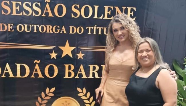 Vereadora Camila entrega Título de Cidadão Barrense a personalidades em sessão solene em Conceição da Barra, no ES