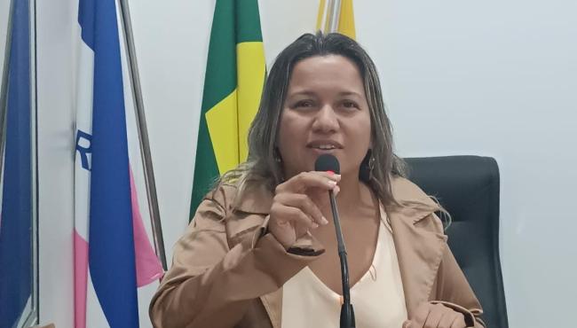 Vereadora Camila reivindica a contratação de fisioterapeutas para o atendimento domiciliar à pacientes, em Conceição da Barra, ES