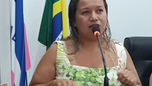 Vereadora Camila reivindica ao prefeito Erivan Tavares o retorno do tradicional “Verão Jesus na Barra”, em Conceição da Barra, ES