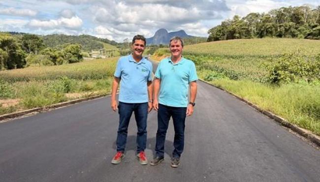 Vice-governador do ES, Ricardo Ferraço faz visita técnica às obras de revitalização da estrada de Alto Caxixe, em Venda Nova do Imigrante
