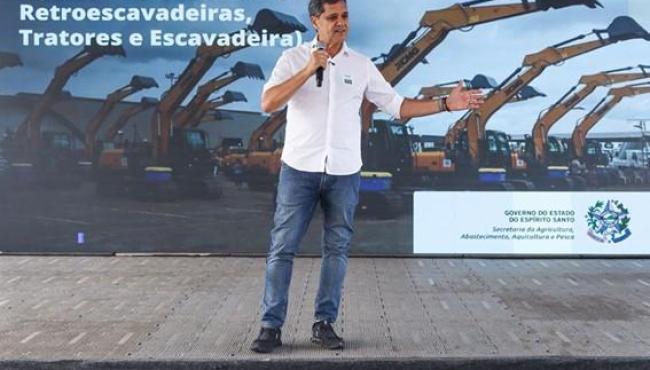 Vice-governador, Ricardo Ferraço, entrega 52 máquinas e equipamentos para fortalecer a agricultura e melhorar estradas rurais do ES