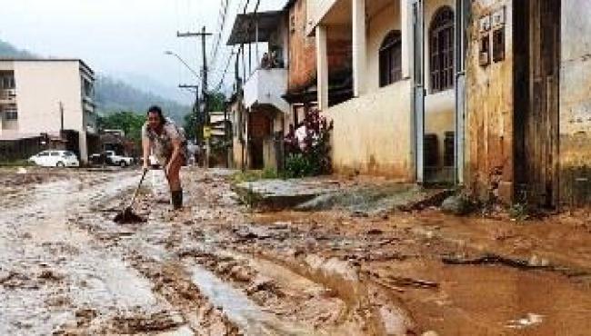 Vítimas da chuva no Espírito Santo já podem pedir auxílio de R$ 3 mil