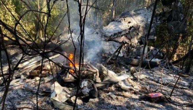 Vítimas de acidente aéreo em Guarapari sobreviveram após pularem do avião e passam bem