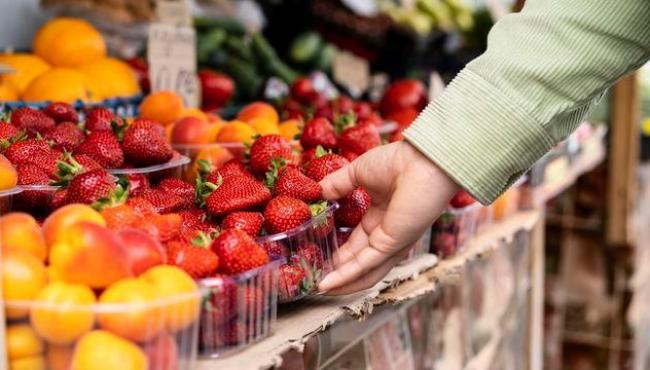 Você sabia que morango, maçã, figo e abacaxi não são frutas?