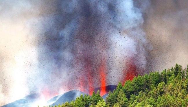 Vulcão entra em erupção nas Ilhas Canárias espanholas