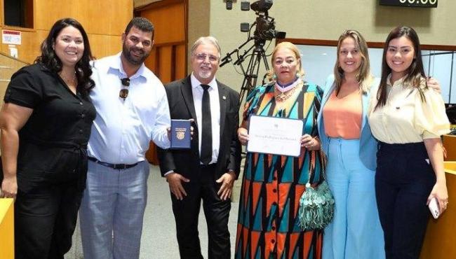 Ziza Rodrigues é homenageada pela Assembleia Legislativa do Espírito Santo